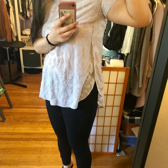 Aritzia Wilfred Dusty Pink Floral textured Top - Picture 3 of 6